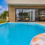 Aura By Interhome Ferienhaus Pula