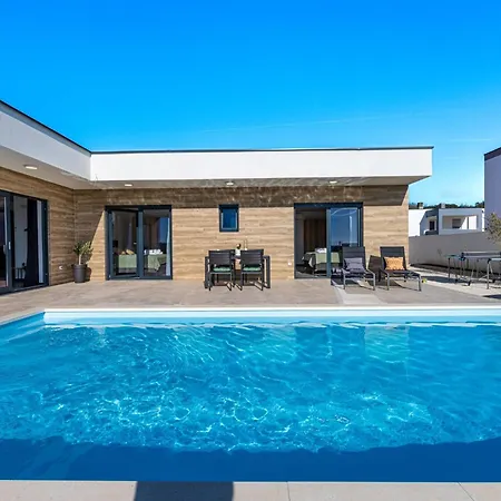 Aura By Interhome Будинок відпочинку Пула