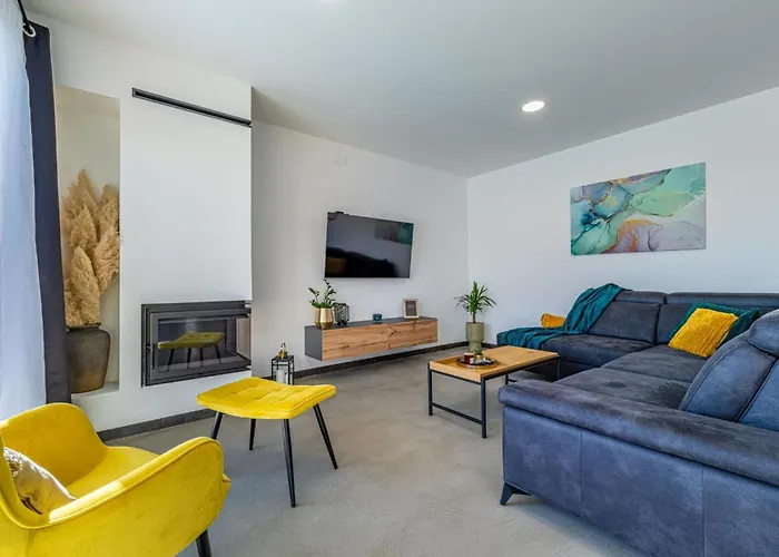 Aura By Interhome *
