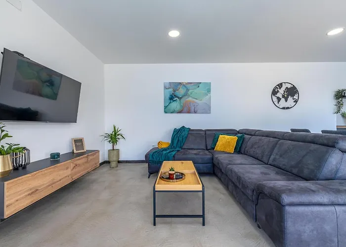Aura By Interhome *