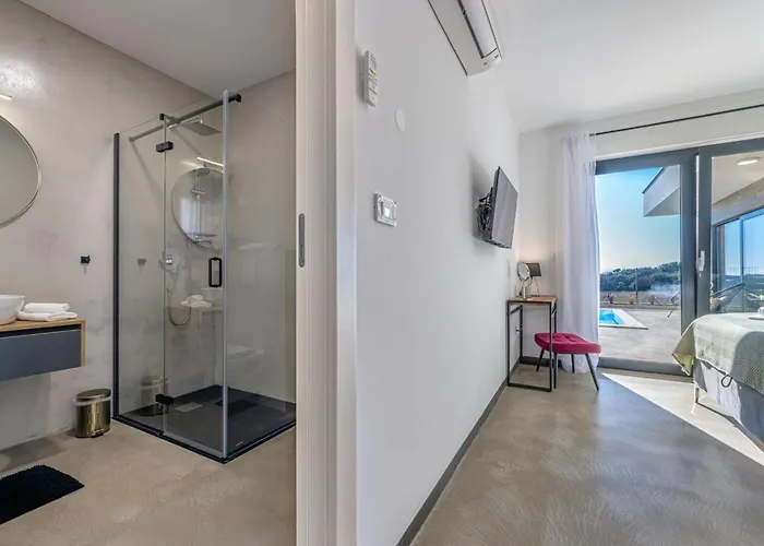 Aura By Interhome *