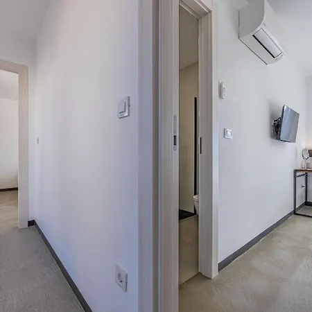 Aura By Interhome Pula