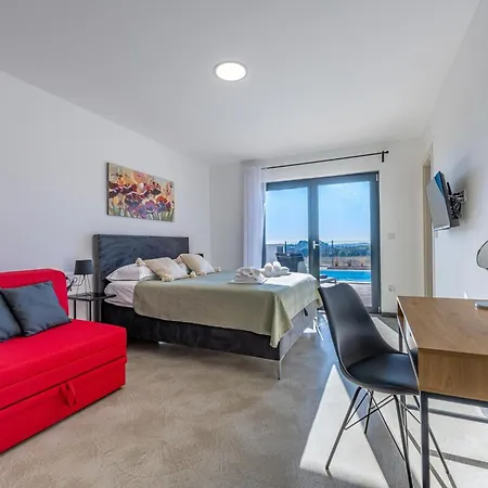 Aura By Interhome Pula