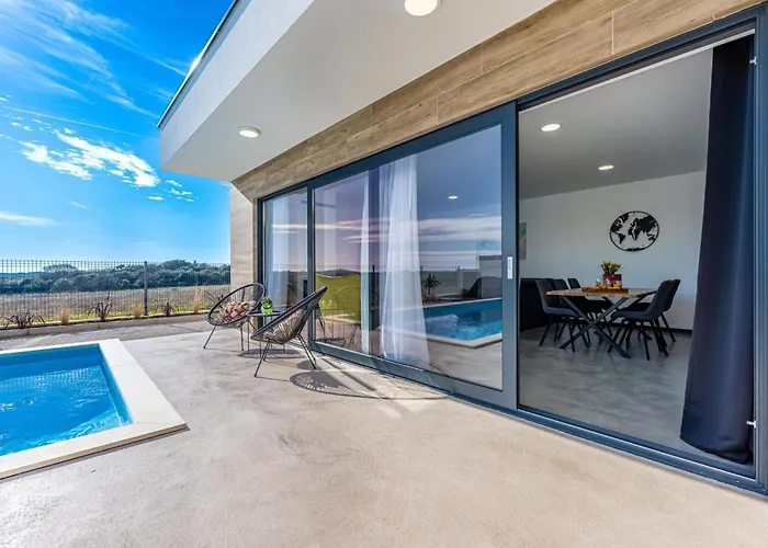 Aura By Interhome Pula