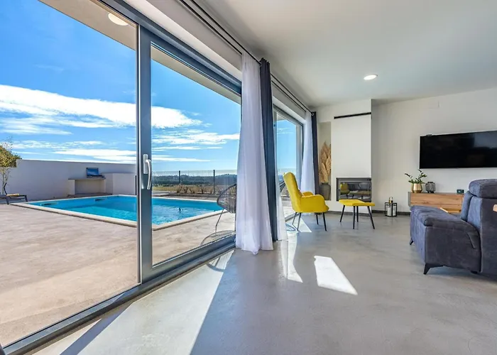 Aura By Interhome * Pula