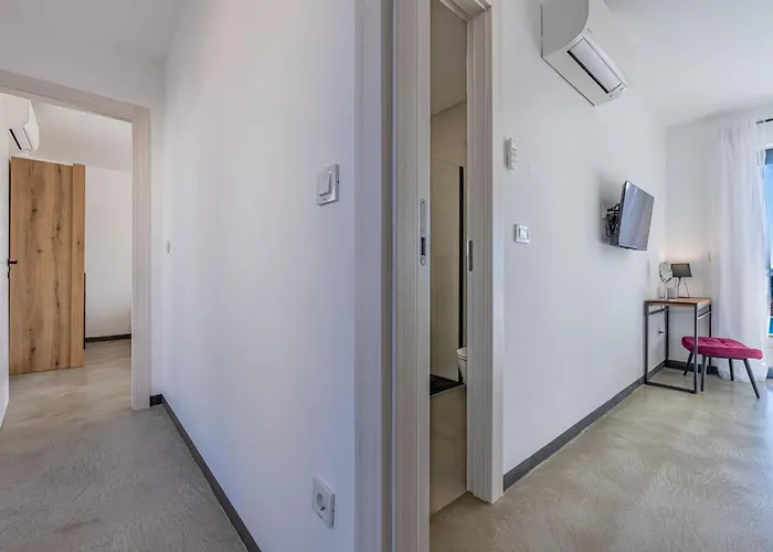 Aura By Interhome Pula