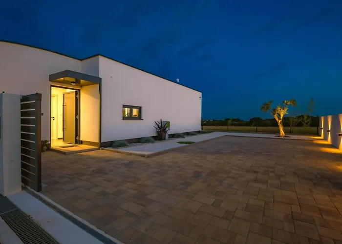 Aura By Interhome * Pula