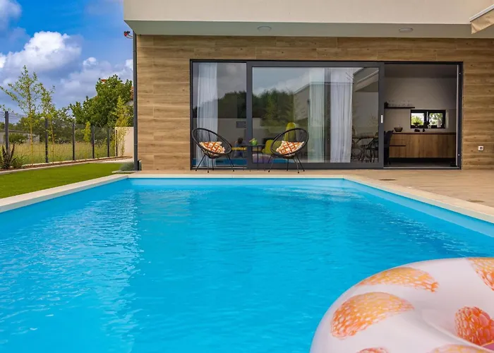 Aura By Interhome Vakantiehuis Pula